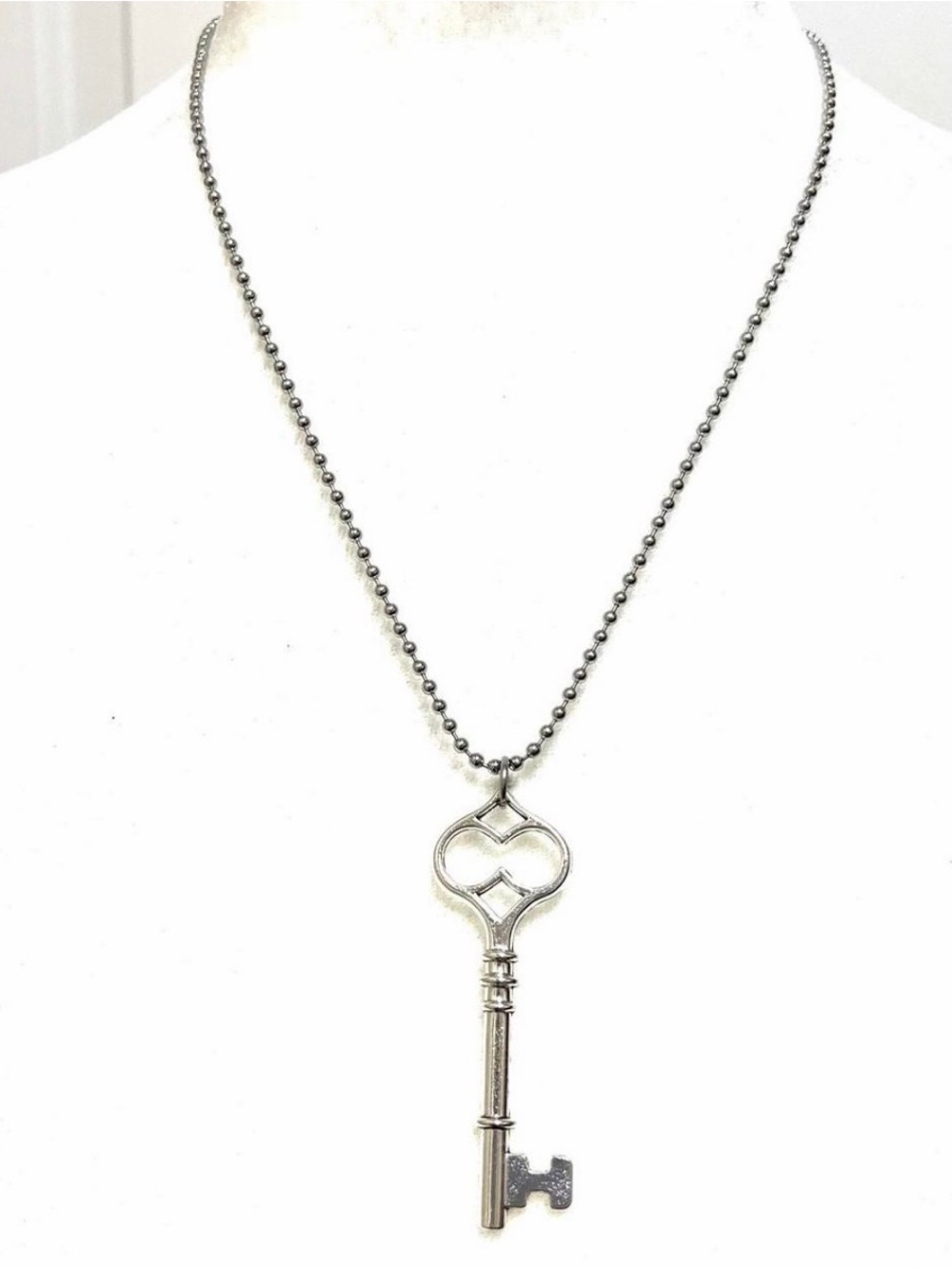 Key Pendant Necklace - Classic Heart Top